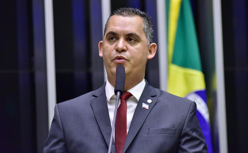 Leia mais sobre o artigo Emenda de deputado capixaba pode gerar impacto de R$ 3 bilhões em municípios capixabas e de até R$ 293 bilhões nos municípios brasileiros