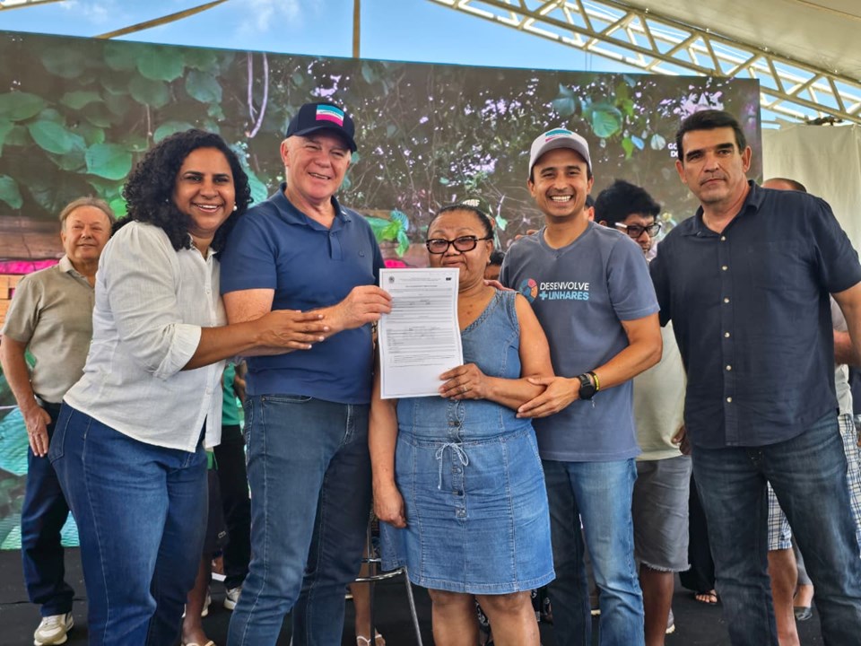 Leia mais sobre o artigo Governo entrega títulos de regularização fundiária e anuncia novos investimentos em Linhares