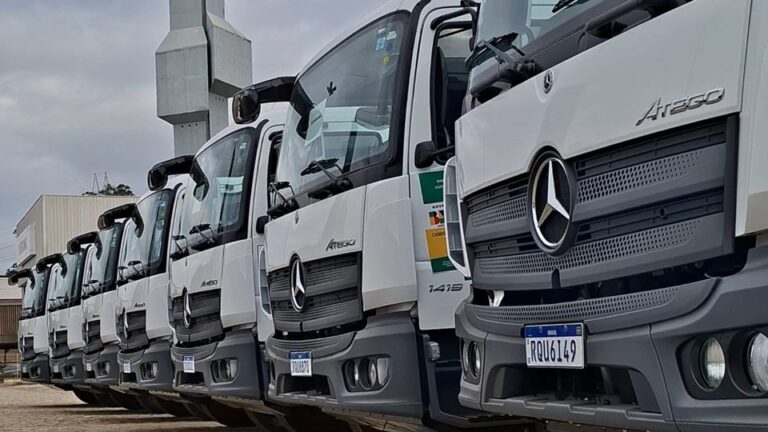 Seag entrega 13 caminhões-pipa para fortalecer atendimento às comunidades rurais em 12 municípios capixabas
