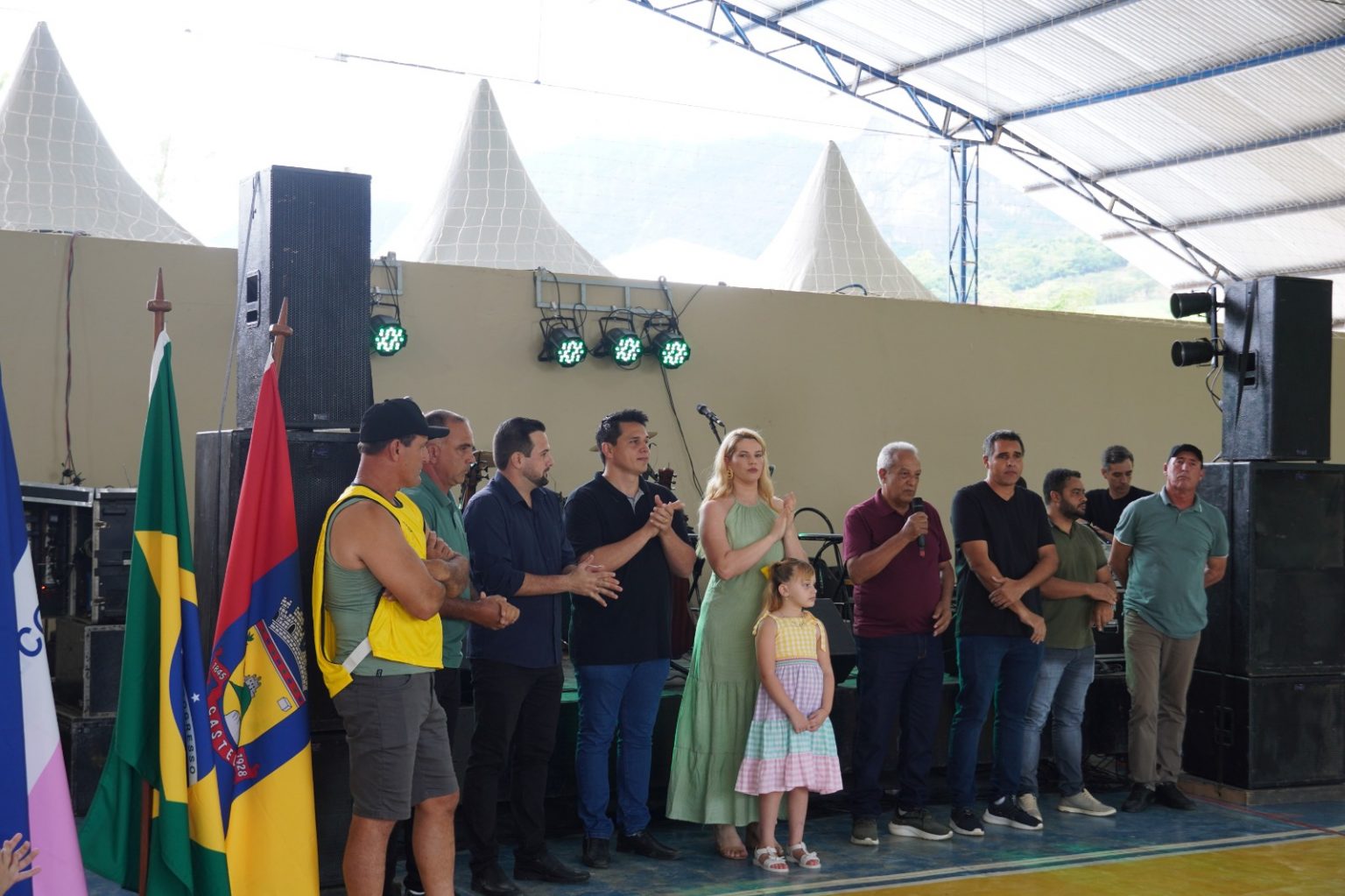 Prefeitura de Castelo entrega praça, calçamento e ponte no distrito de Monte Pio